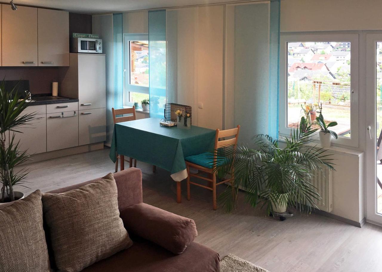 Ferienwohnung Im Paradies Momlingen Экстерьер фото